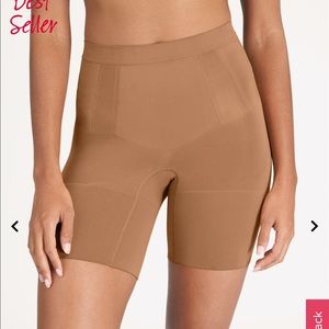 SPANX On-Core Mid Thigh Short